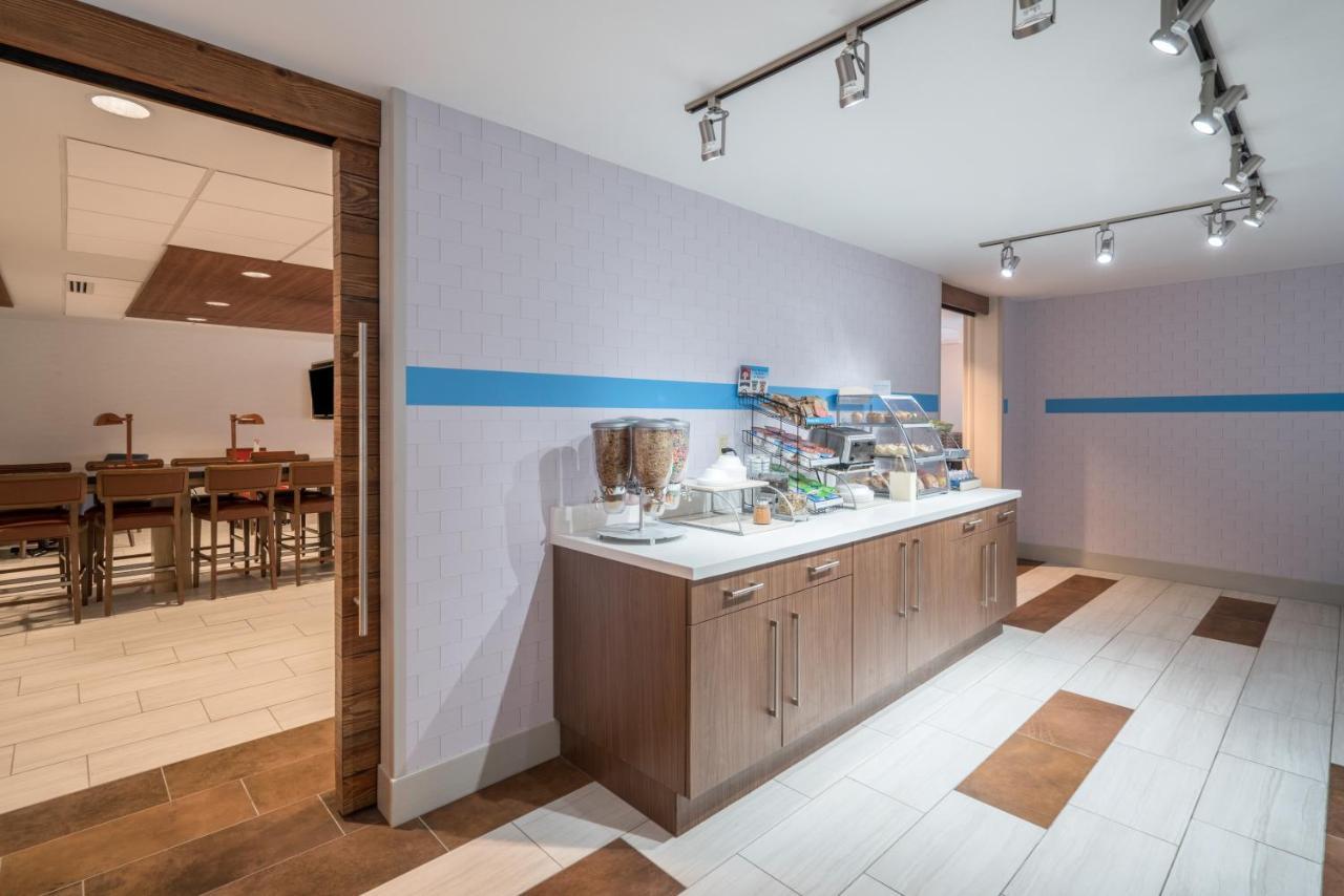 Holiday Inn Express Radcliff Fort Knox By Ihg Zewnętrze zdjęcie