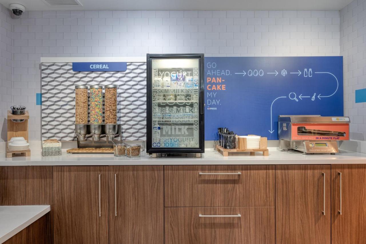 Holiday Inn Express Radcliff Fort Knox By Ihg Zewnętrze zdjęcie
